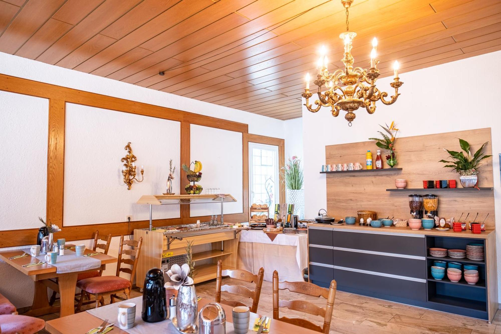 Mike'S Mosel Lodge ทรัยส์-คาร์เดิน ภายนอก รูปภาพ