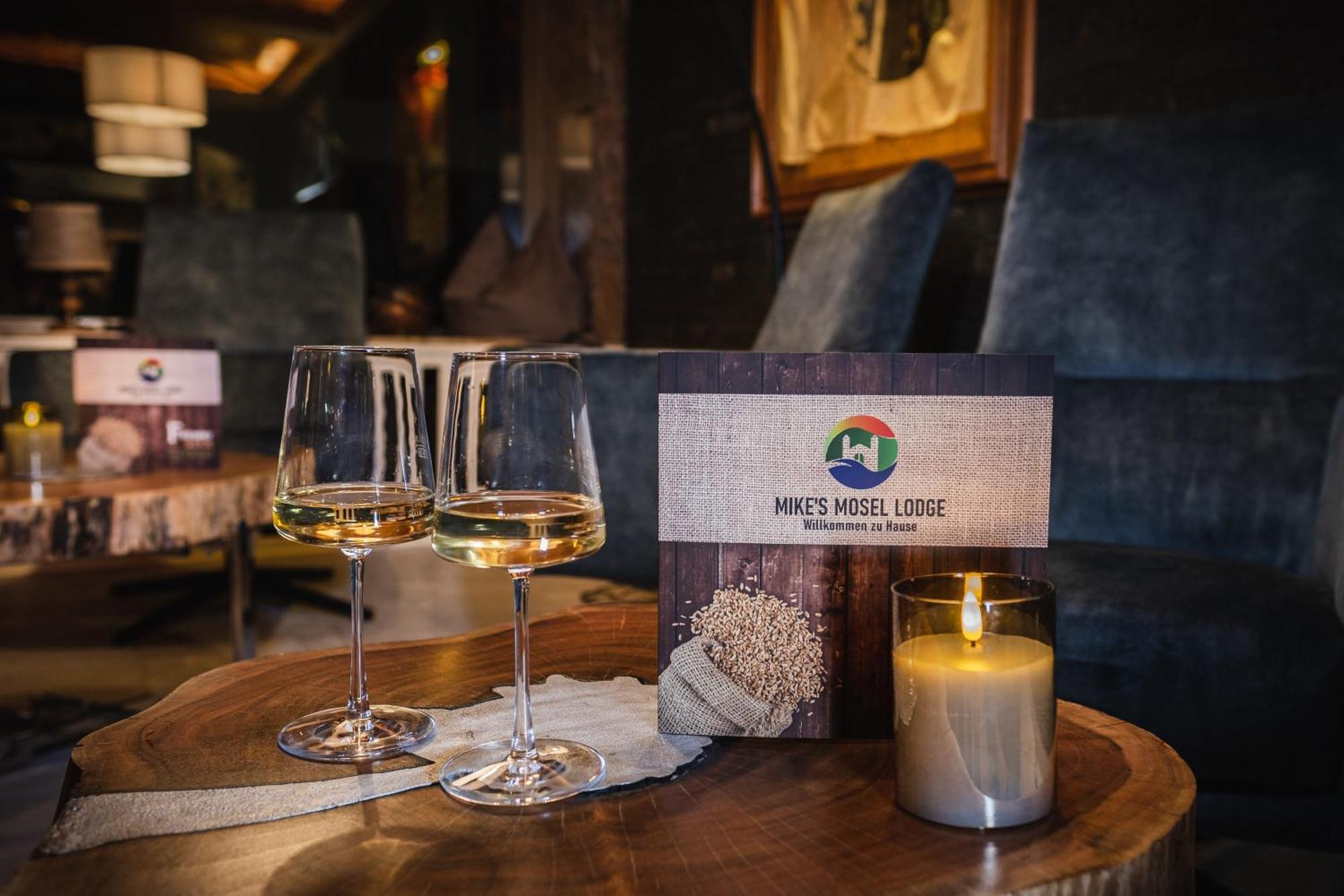 Mike'S Mosel Lodge ทรัยส์-คาร์เดิน ภายนอก รูปภาพ