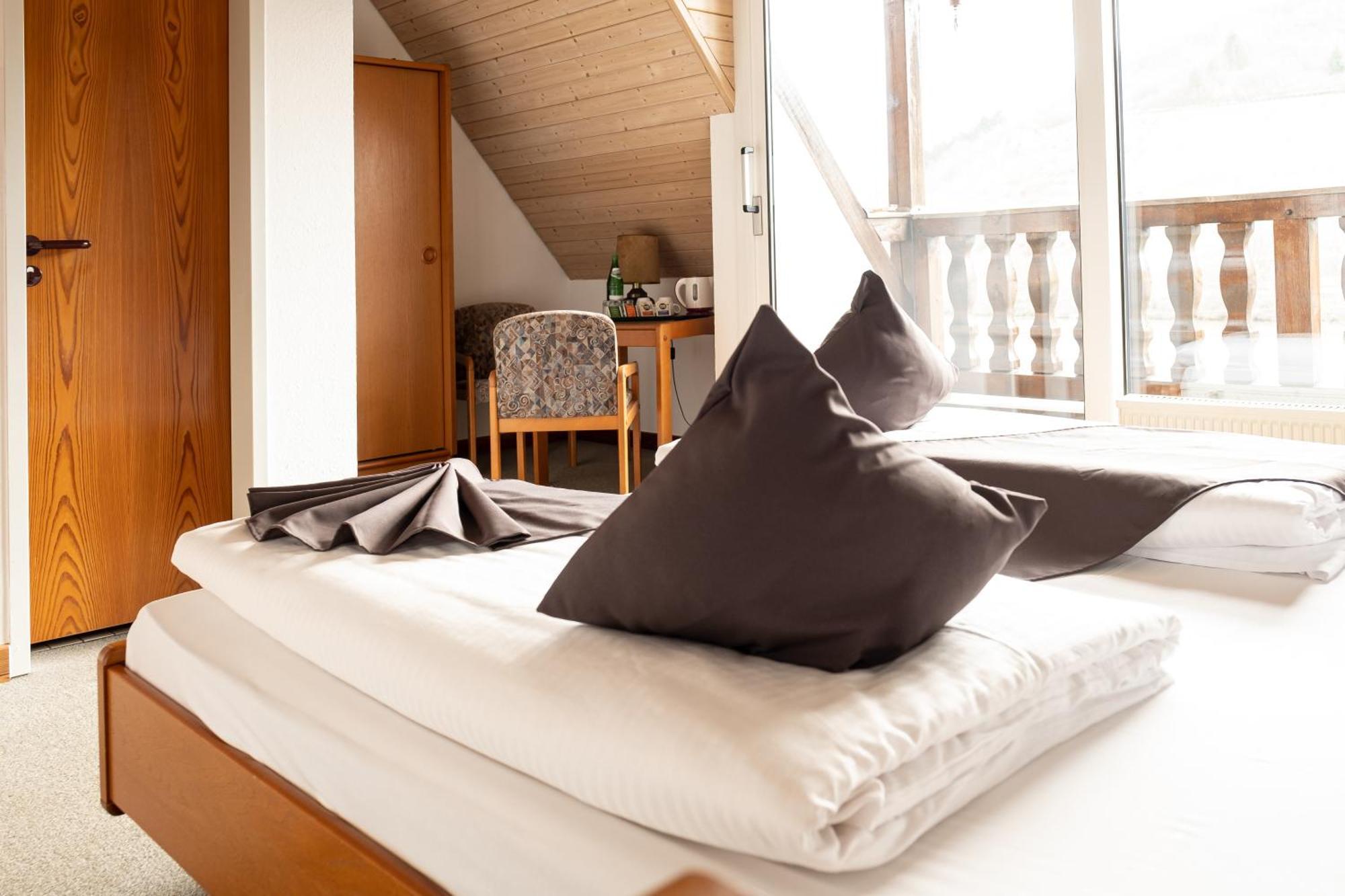 Mike'S Mosel Lodge ทรัยส์-คาร์เดิน ภายนอก รูปภาพ