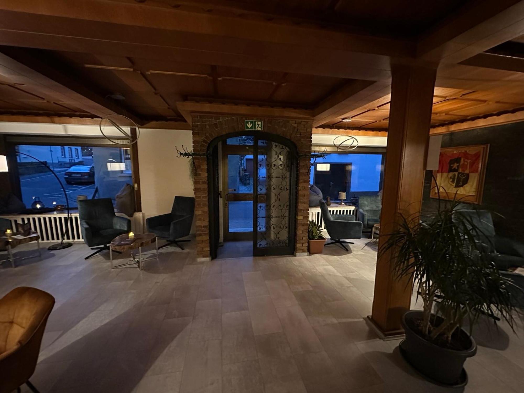 Mike'S Mosel Lodge ทรัยส์-คาร์เดิน ภายนอก รูปภาพ