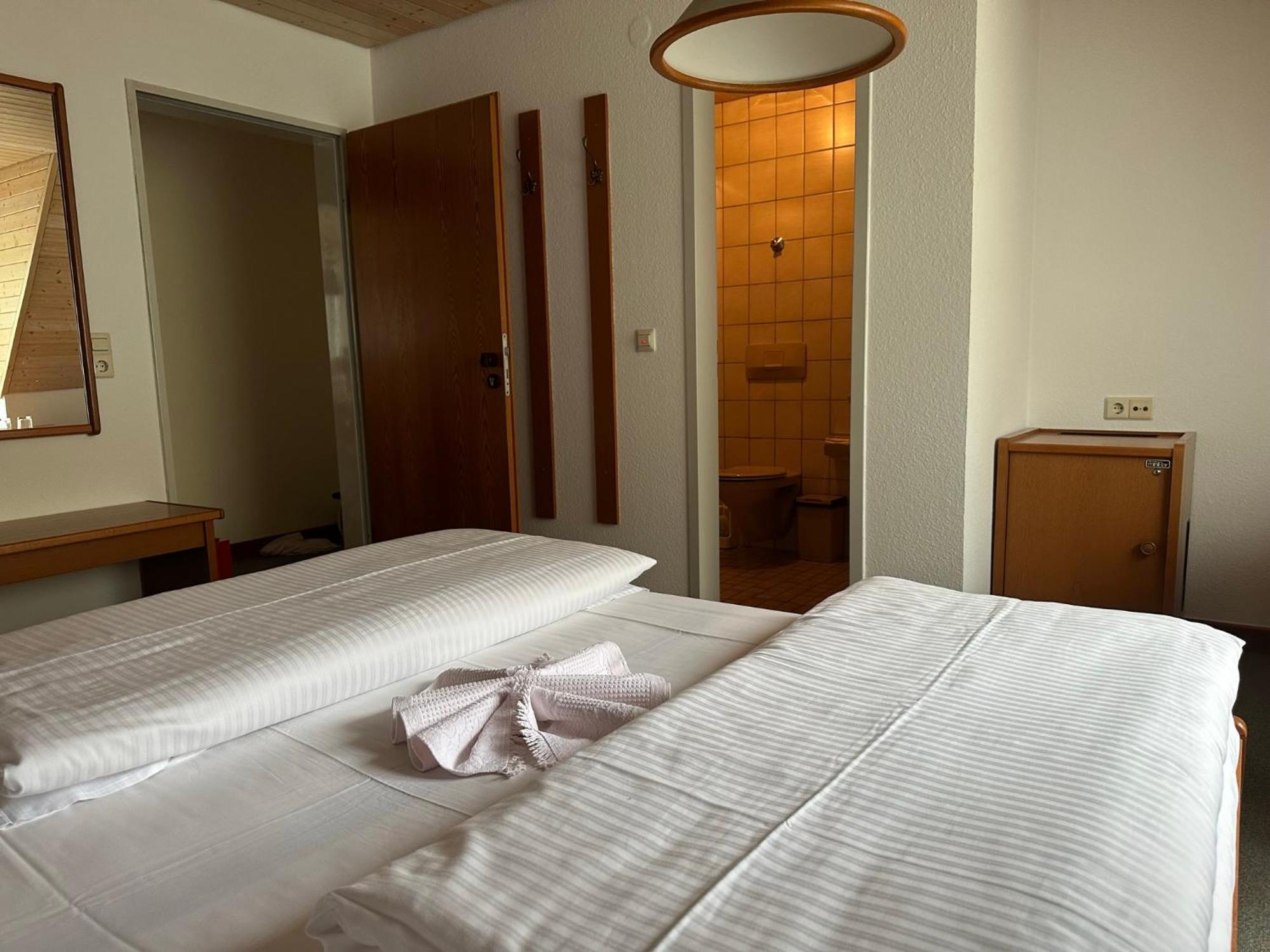 Mike'S Mosel Lodge ทรัยส์-คาร์เดิน ภายนอก รูปภาพ
