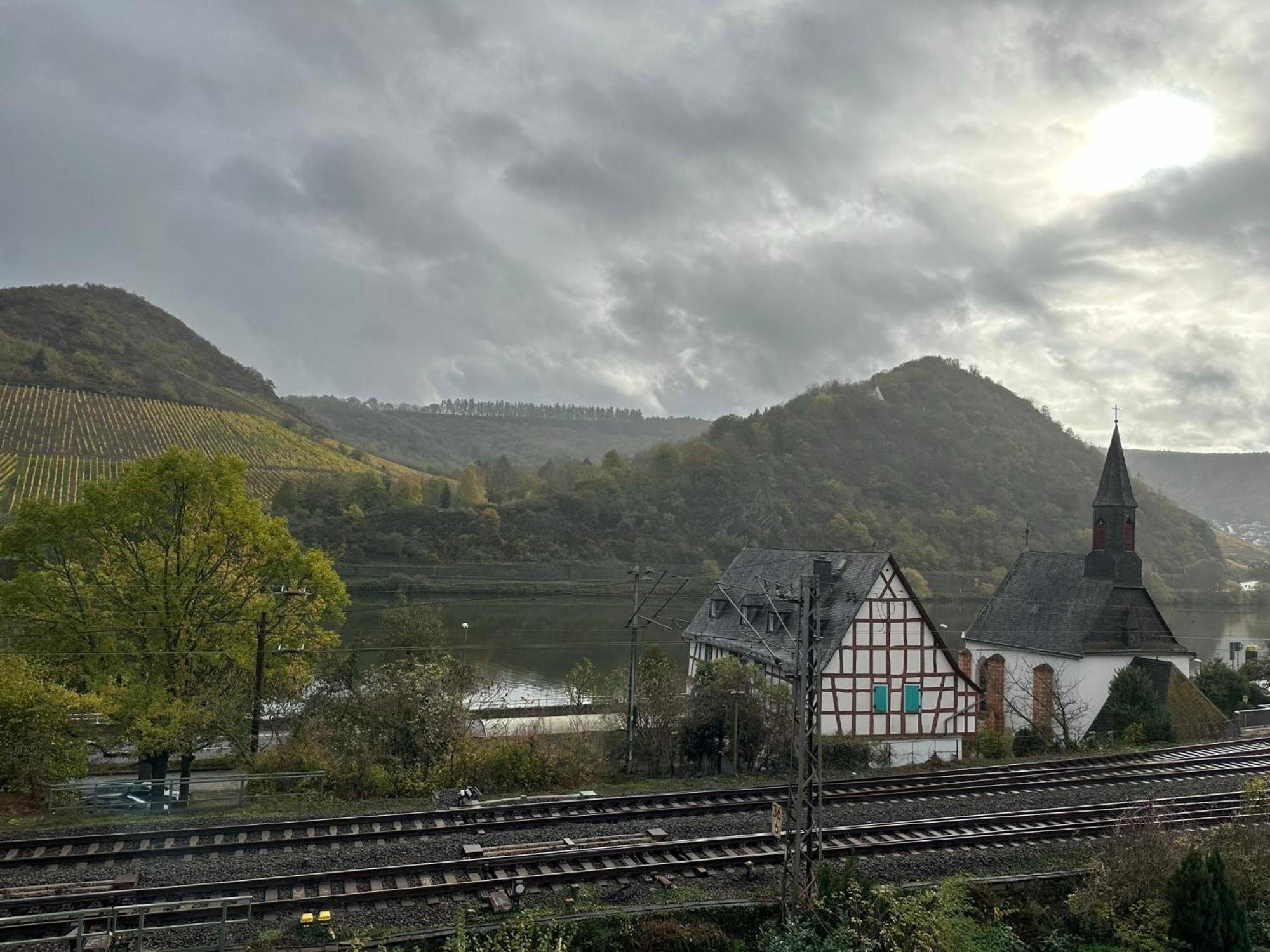 Mike'S Mosel Lodge ทรัยส์-คาร์เดิน ภายนอก รูปภาพ