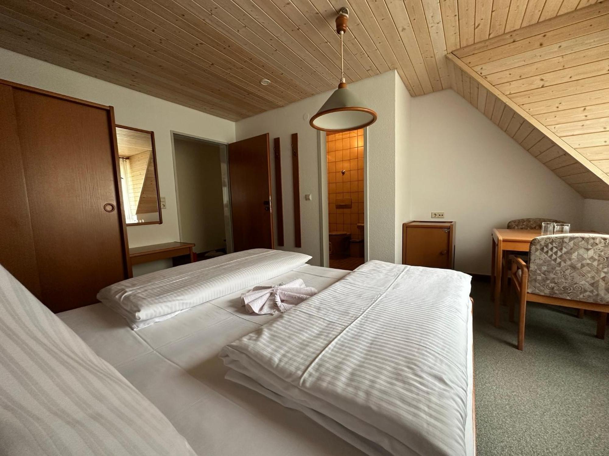 Mike'S Mosel Lodge ทรัยส์-คาร์เดิน ภายนอก รูปภาพ