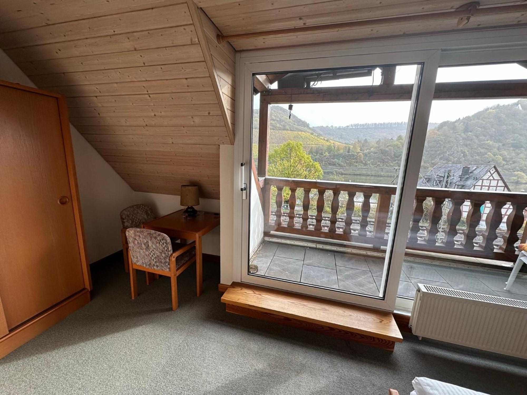 Mike'S Mosel Lodge ทรัยส์-คาร์เดิน ภายนอก รูปภาพ
