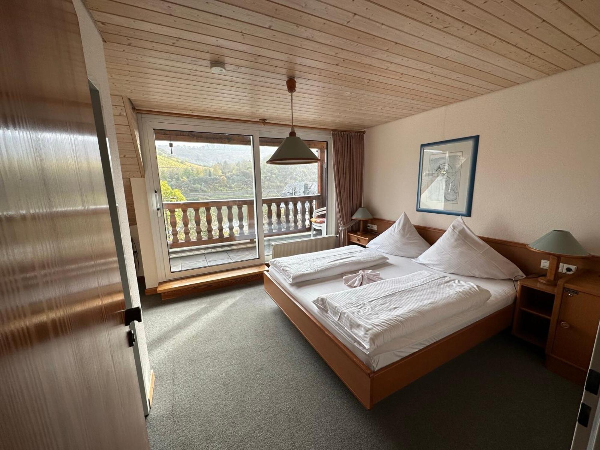 Mike'S Mosel Lodge ทรัยส์-คาร์เดิน ภายนอก รูปภาพ